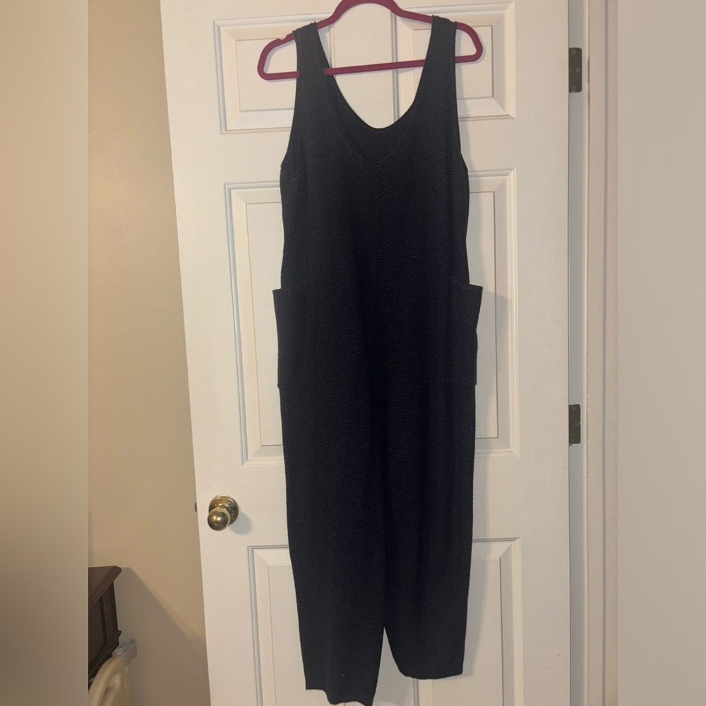 Women's Navy knit  Jumpsuit size Large - Picture 3 of 6
